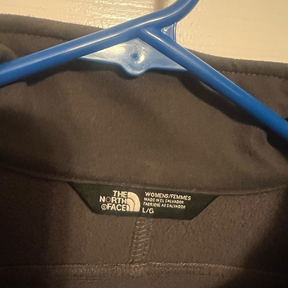 Pink North face  SZ Large jacket looking for a new home this winter - Picture 3 of 5